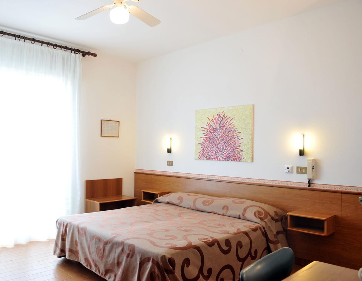 Hotel Helga Caorle Exterior foto