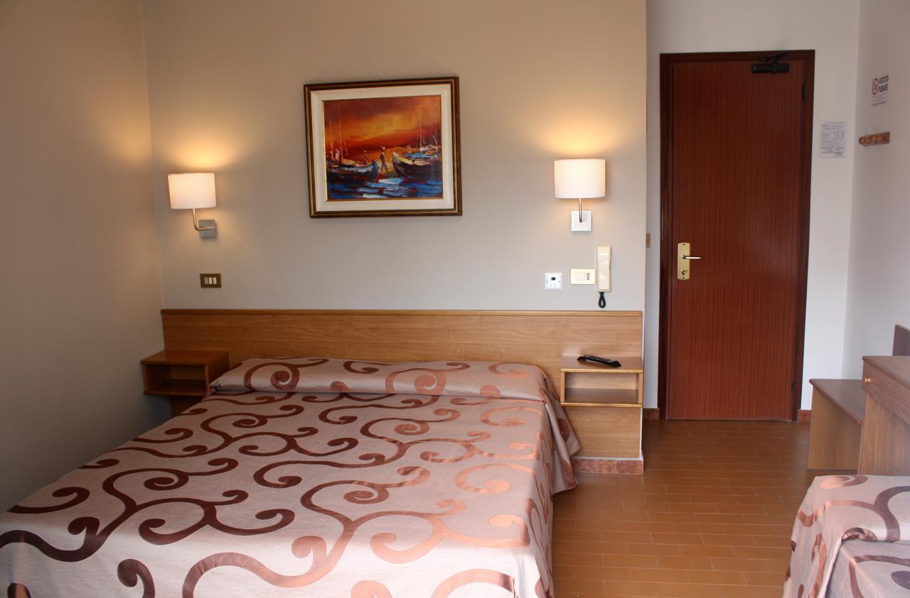 Hotel Helga Caorle Exterior foto