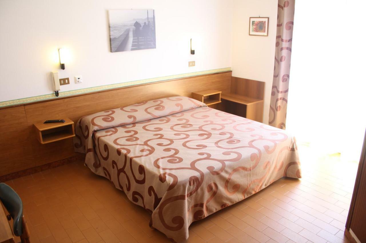 Hotel Helga Caorle Exterior foto